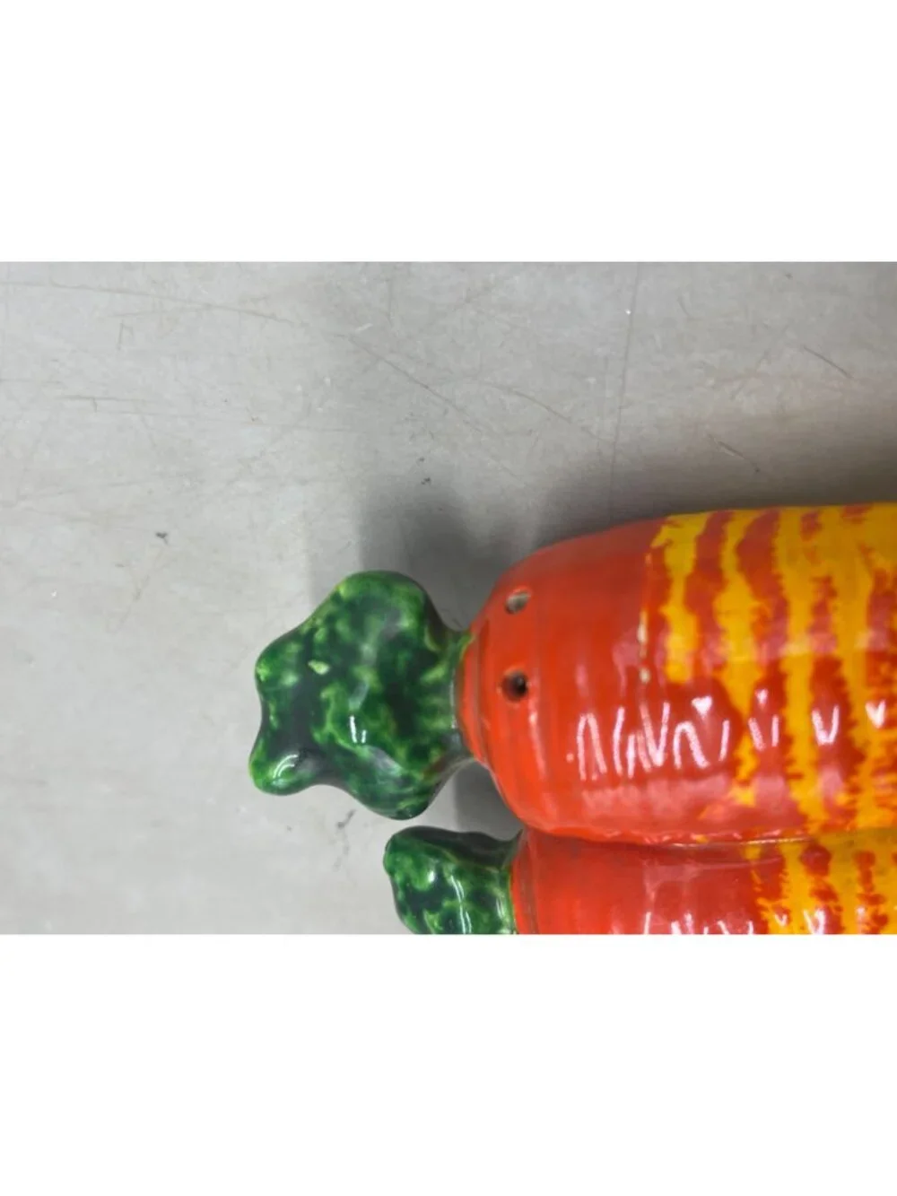 vintage carrot salt pepper shaker yellow orange 1 piece made in Japan 4.5